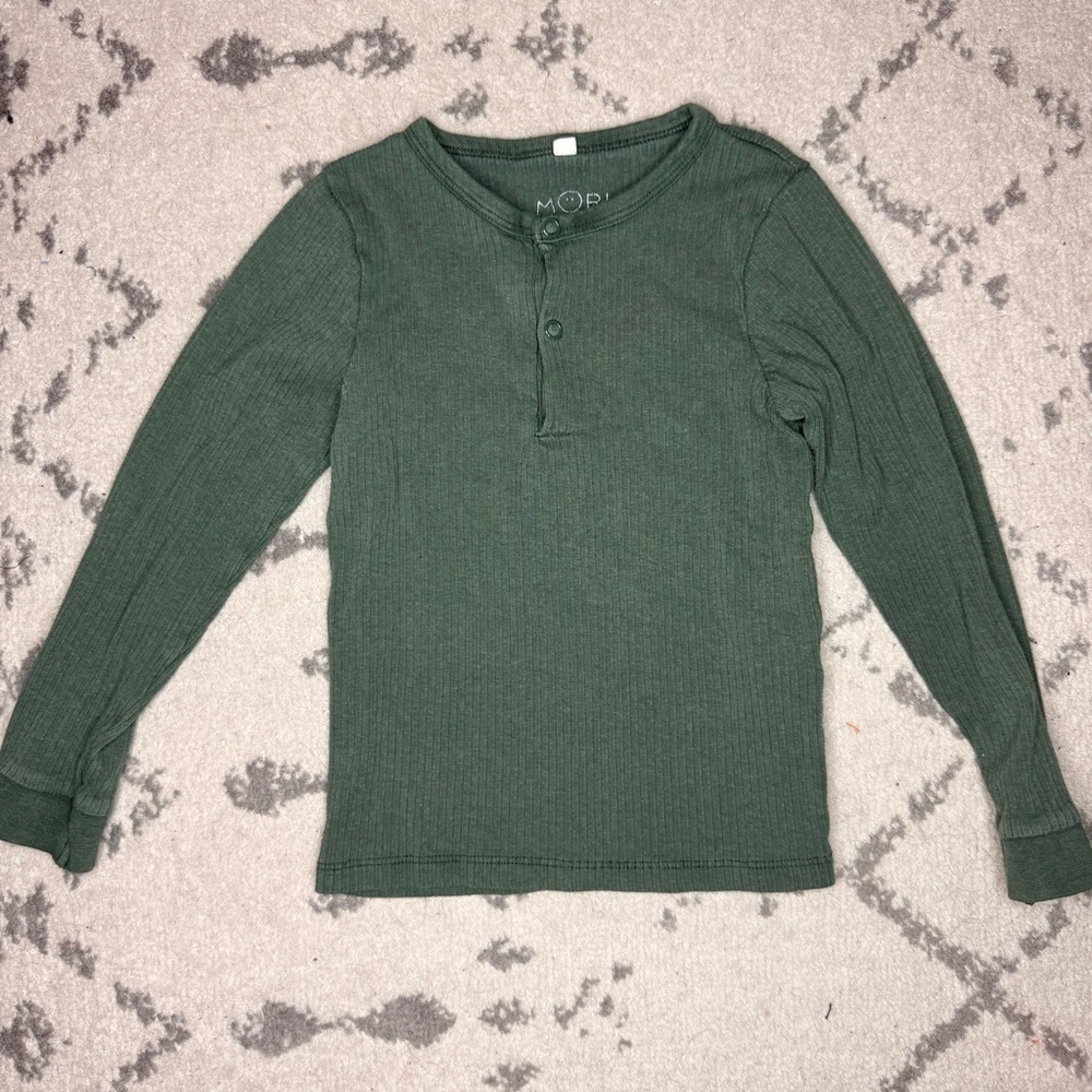 MORI Ribbed Dark Green Cozy Henley Longsleeve Top